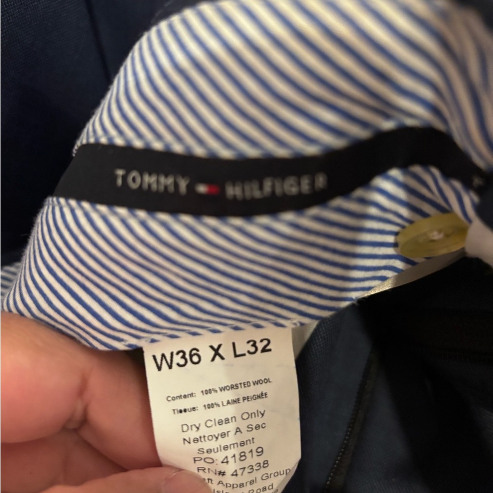 Tommy Hilfiger Black Suit Classic Elegance  Brand New - Picture 3 of 4